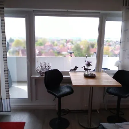 Inselblick Mit Schwimmbad, *